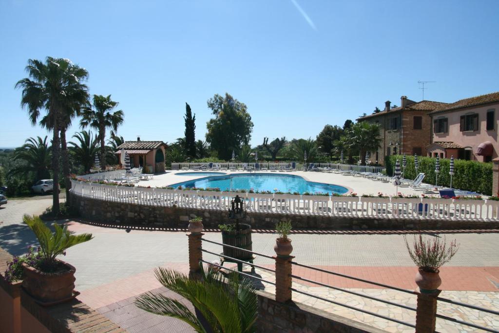 Collemezzano Agrihotel Elisabetta מראה חיצוני תמונה
