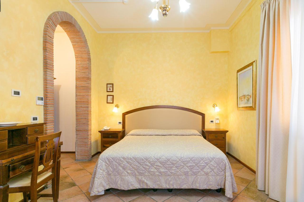 Collemezzano Agrihotel Elisabetta מראה חיצוני תמונה