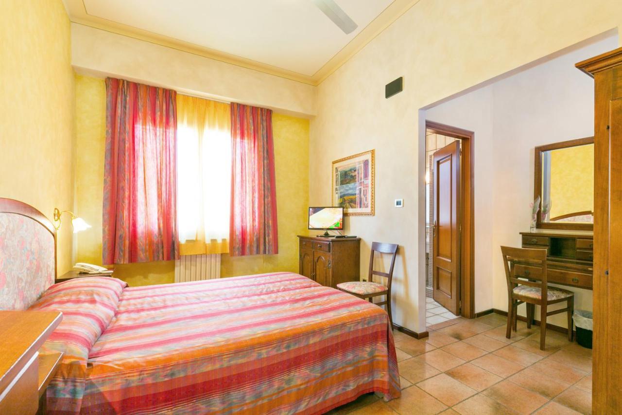 Collemezzano Agrihotel Elisabetta מראה חיצוני תמונה