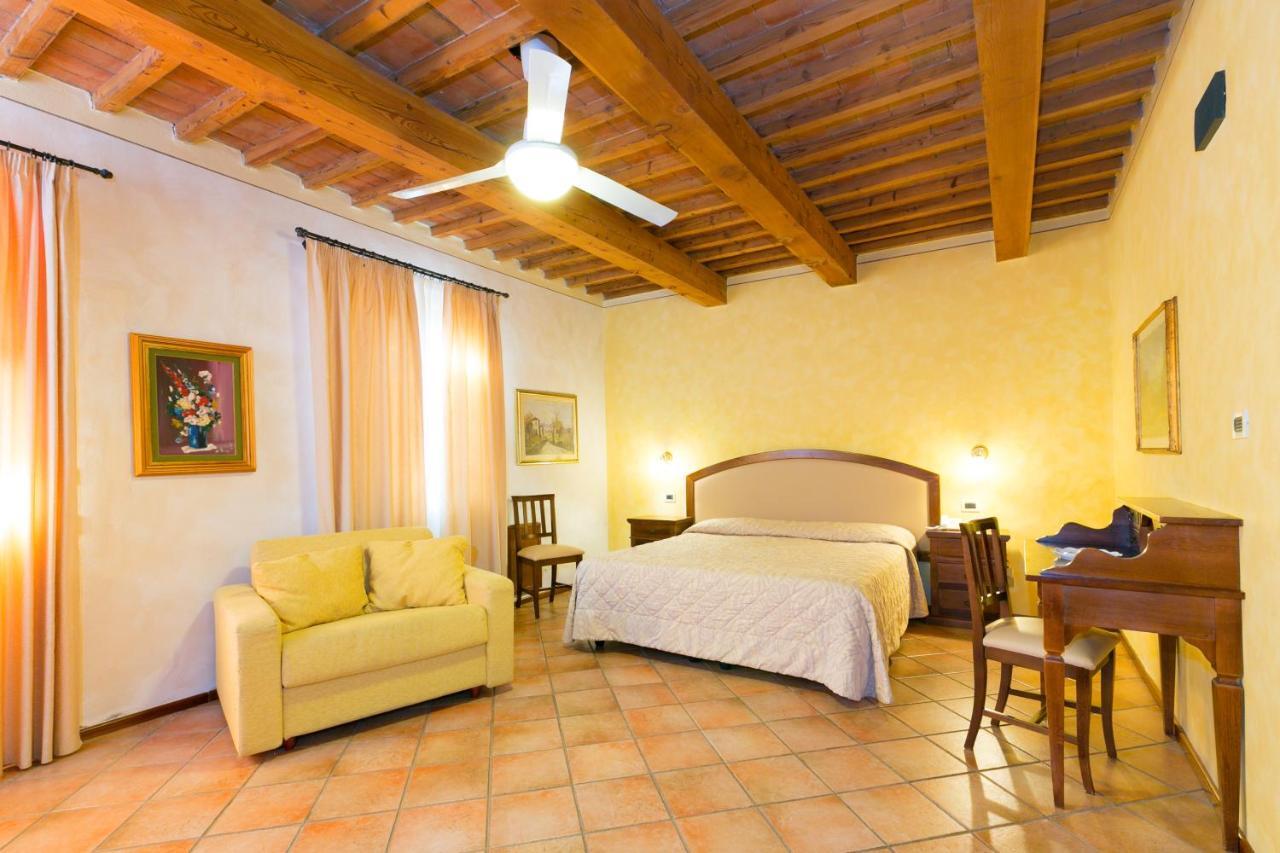 Collemezzano Agrihotel Elisabetta מראה חיצוני תמונה