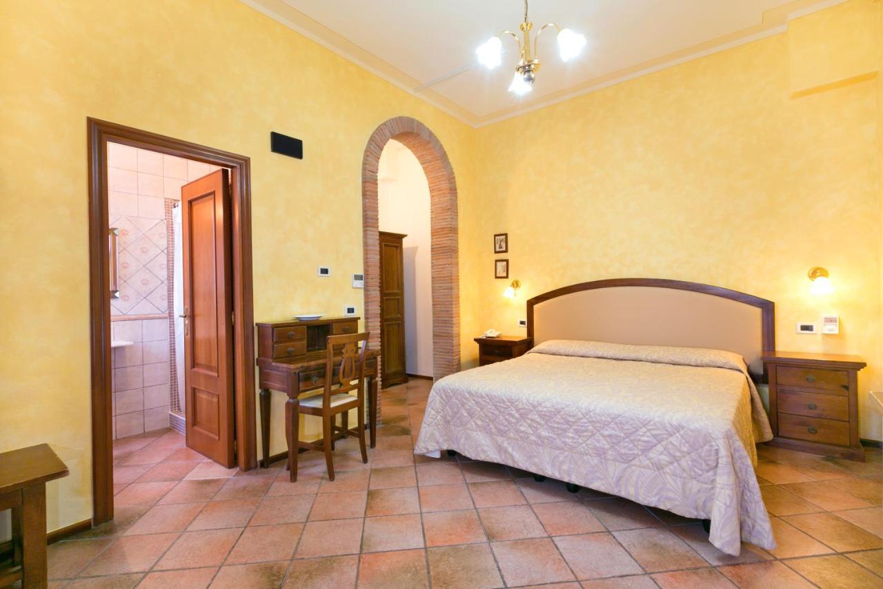 Collemezzano Agrihotel Elisabetta מראה חיצוני תמונה