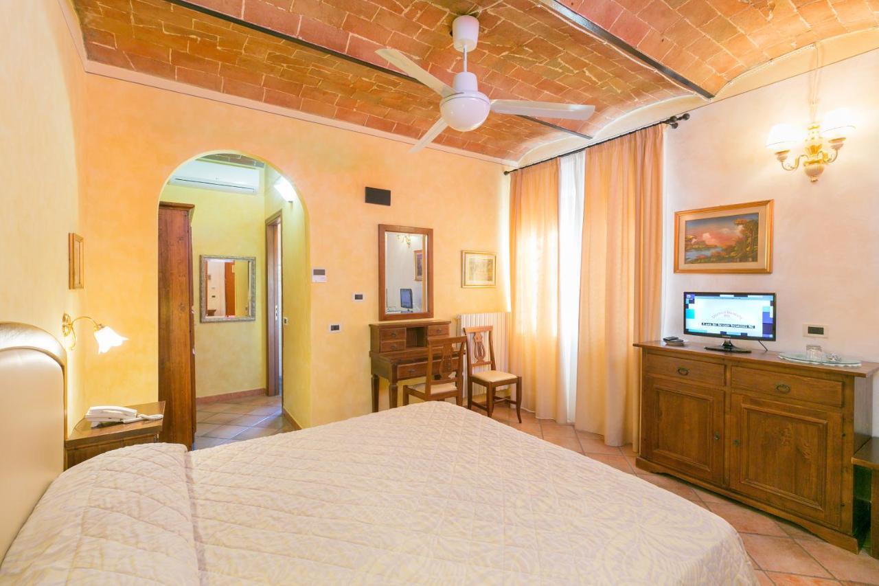 Collemezzano Agrihotel Elisabetta מראה חיצוני תמונה