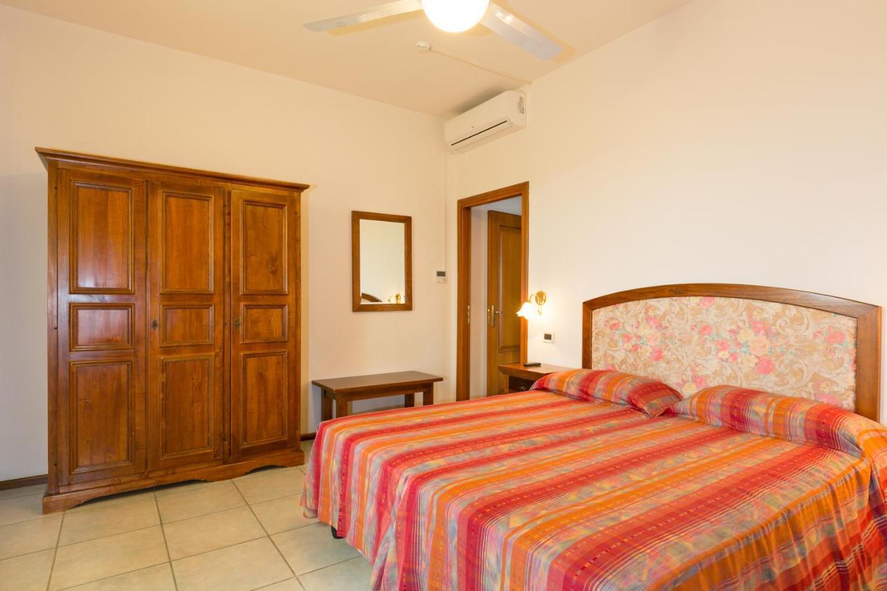 Collemezzano Agrihotel Elisabetta מראה חיצוני תמונה